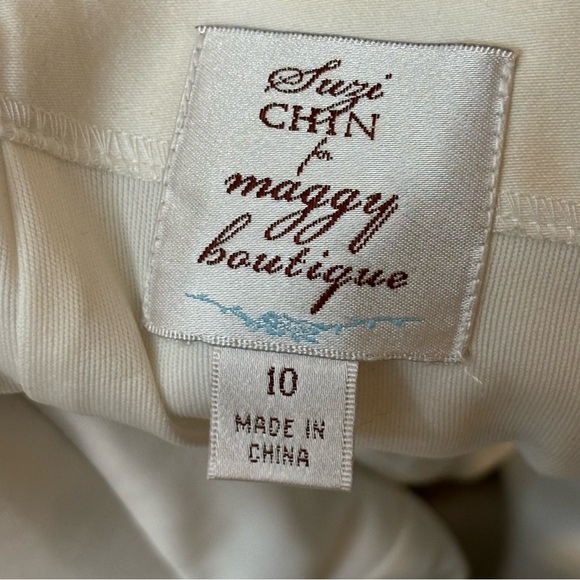 Suzi Chin for Maggy London Floral Ruched Wiggle Dress - Picture 5 of 6